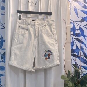 Vintage 90’s Disney Embroidered Mickey Mouse Mom Style White Denim Shorts Size M
